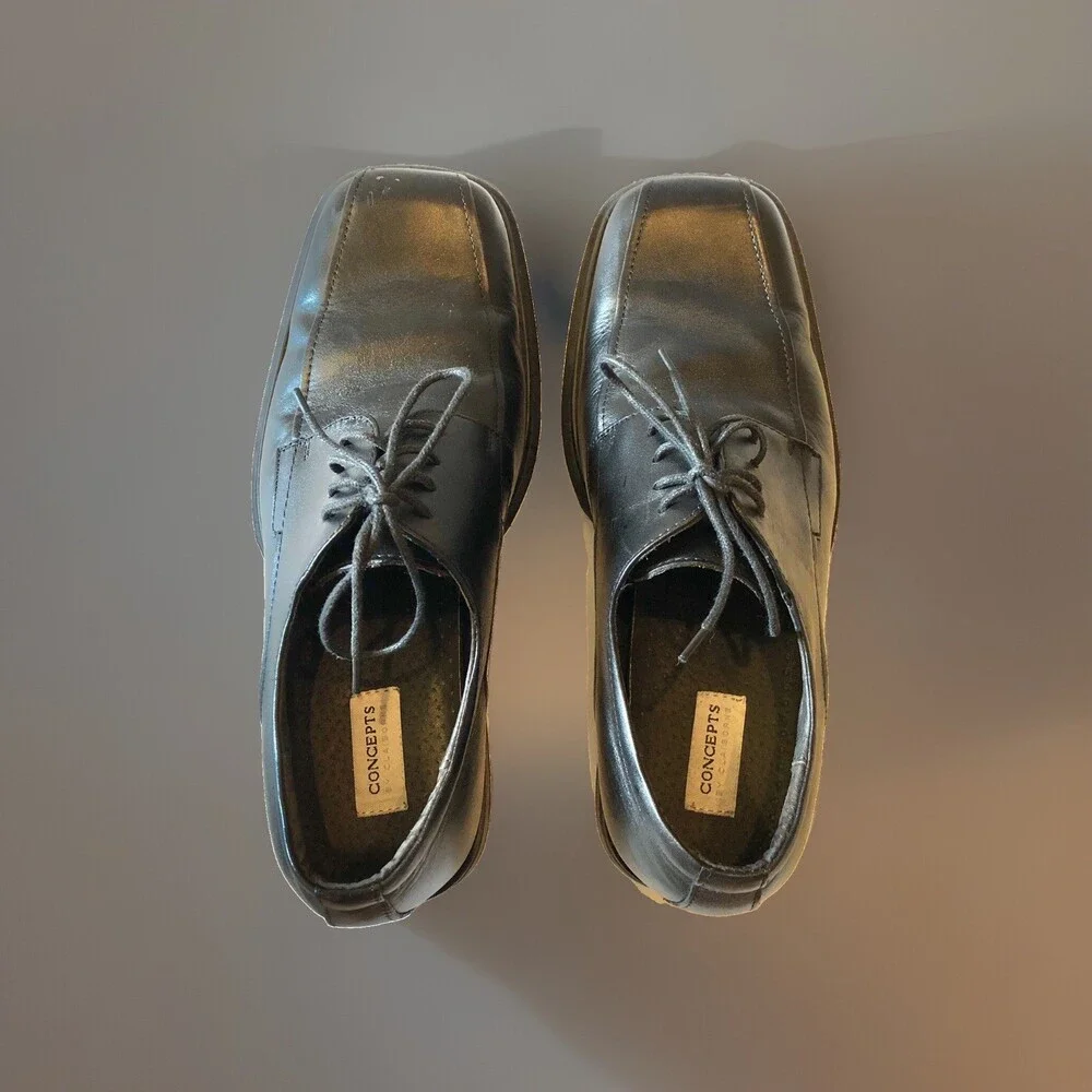 Concept By Claiborne Mens Black Leather Loafers Size 10 1/2